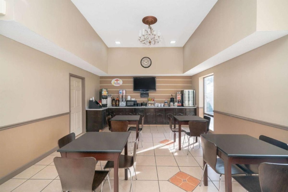 Super 8 by Wyndham North Little Rock/McCain Image 12